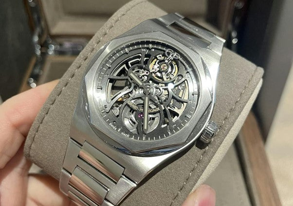 Girard Perregaux - Laureato Steel Skeleton 81015-11-001-11A