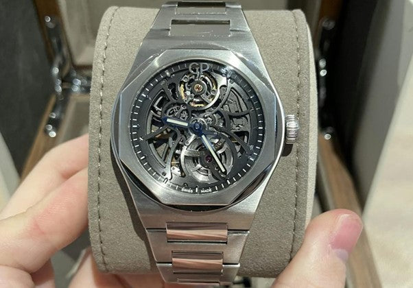 Girard Perregaux - Laureato Steel Skeleton 81015-11-001-11A