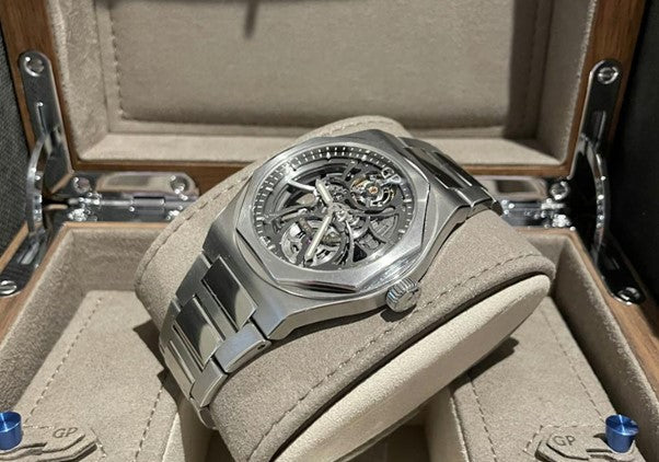 Girard Perregaux - Laureato Steel Skeleton 81015-11-001-11A